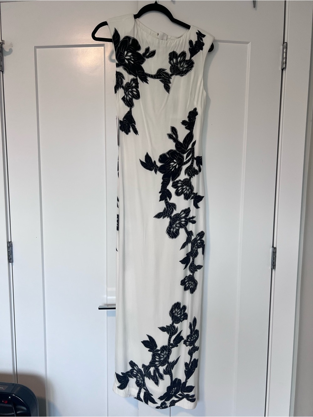 HEMANT & NANDITA White Maxi Dress with Black Floral pattern